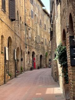 Lots of cute streets that have seen lots of changes over the years.